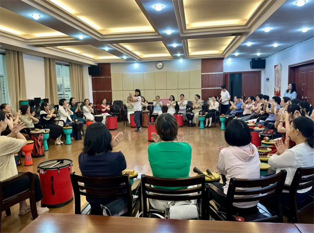 梧州市總工會(huì)女職工委員會(huì)開展“黨旗領(lǐng)航聚合力，情暖巾幗綻芳華” 主題活動(dòng)