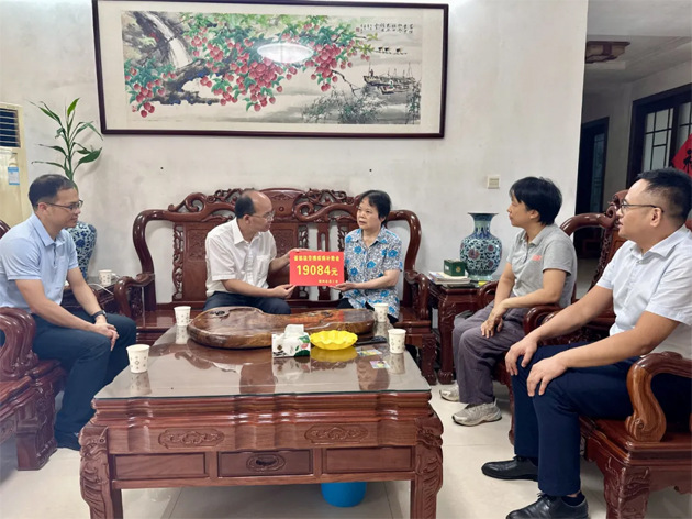 情系勞模 溫暖同行｜梧州市總工會(huì)國慶中秋節(jié)前走訪慰問困難勞模代表